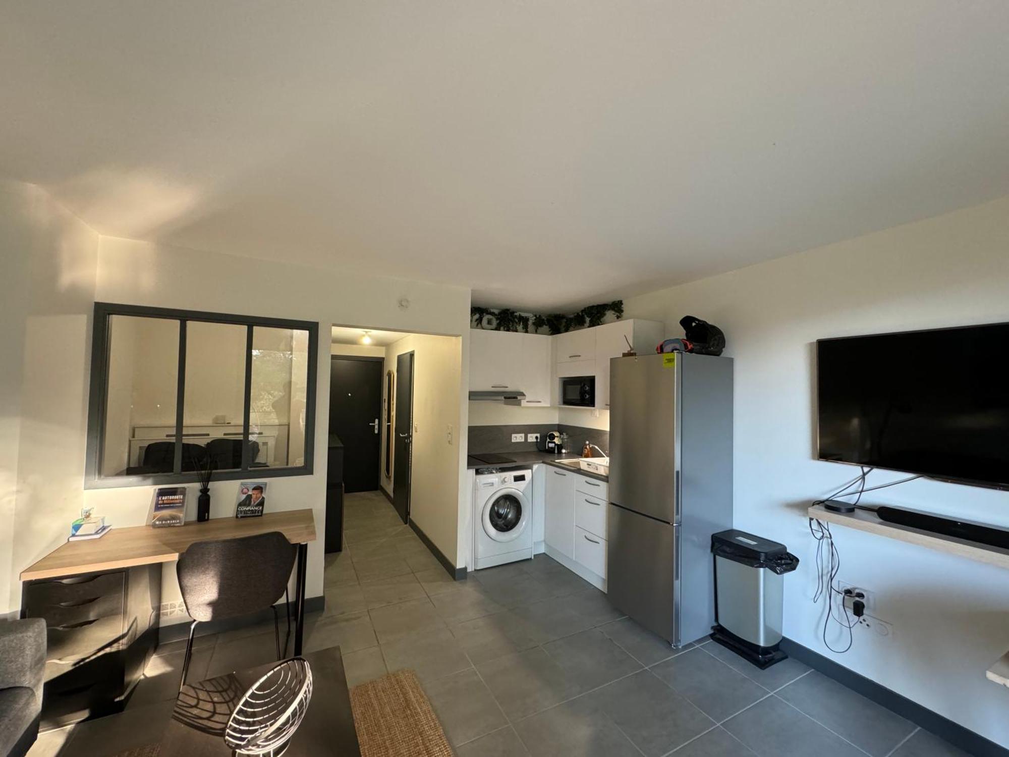 Tres Bel Appartement Кан Екстериор снимка
